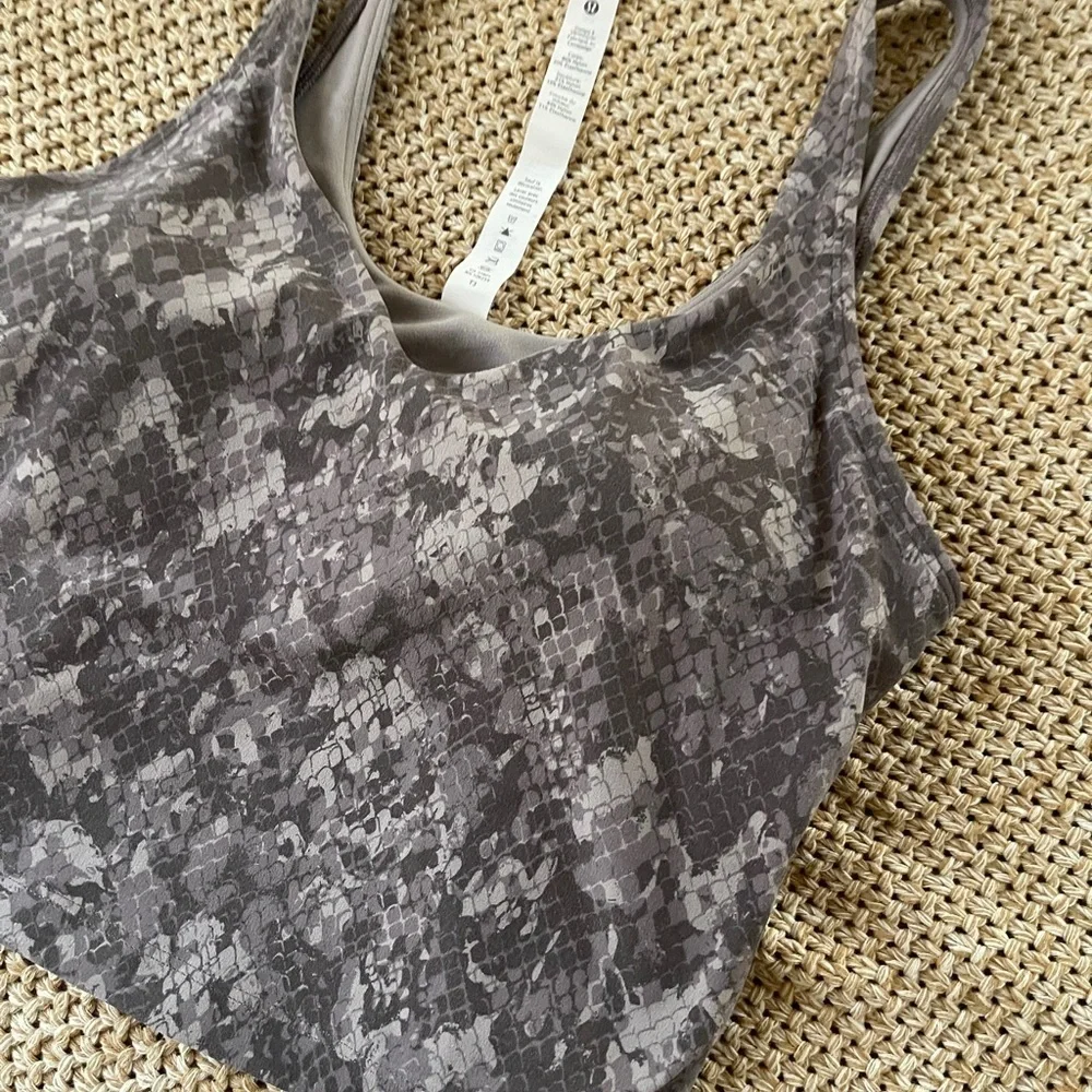 LULULEMON align tank top snack Patterned Sports Bra purple grey size 6